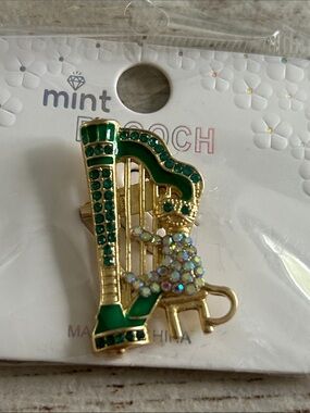 5/!25 Mint Green and Gold Harp Pin with Iridescent Crystals